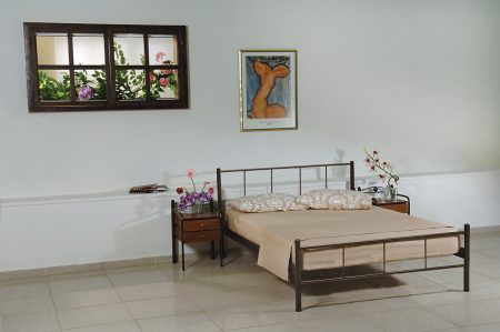 King Size Μεταλλικό Κρεβάτι Απιστία 208 x 168cm